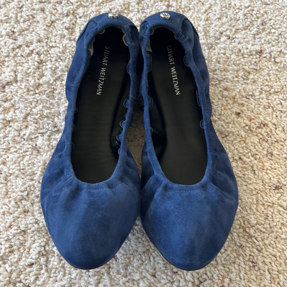 New STUART WEITZMAN
Suede Shirred Ballet Flats(size 8.5)